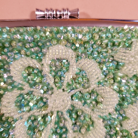 Hand beaded embroidered clutch purse - Picture 2 of 11
